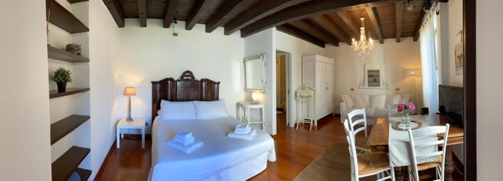 Il Giardino Segreto Bed & Breakfast Изео Стая снимка